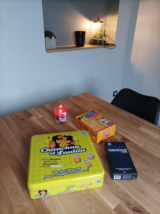 Séjour en amoureux avec jacuzzi et sauna Balbigny Exterior foto